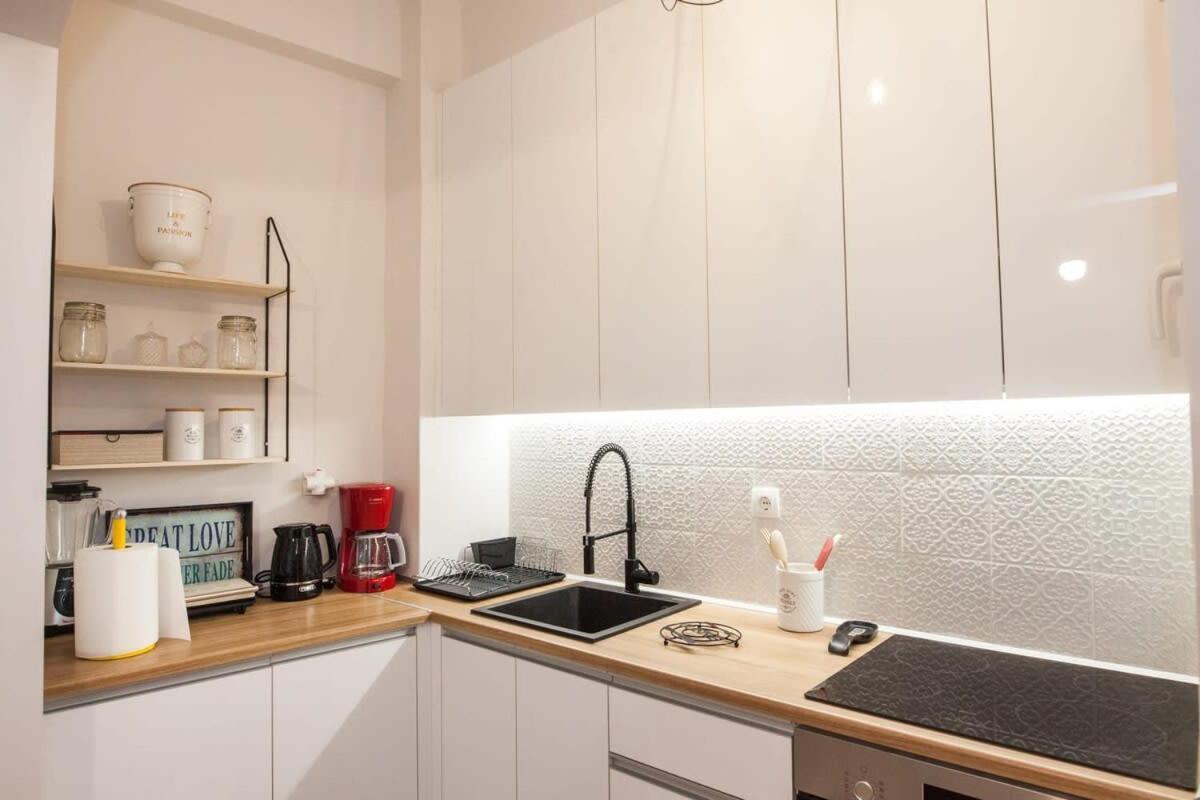 Contemporary Stylish Apartment Located Near Metaxourgeio Area Aten Exteriör bild