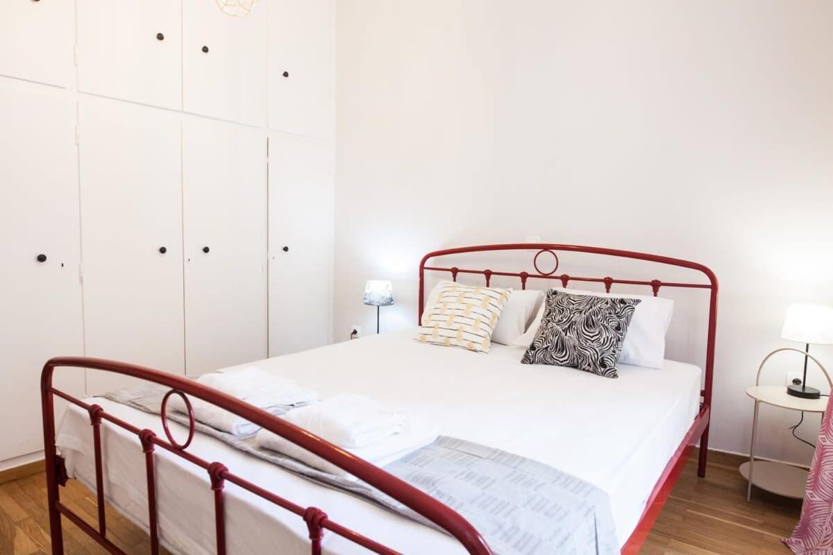 Contemporary Stylish Apartment Located Near Metaxourgeio Area Aten Exteriör bild