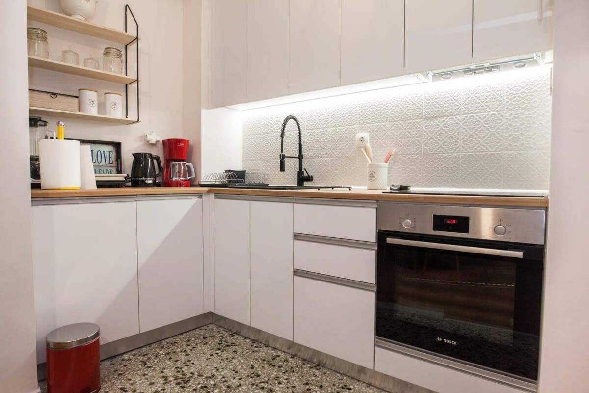 Contemporary Stylish Apartment Located Near Metaxourgeio Area Aten Exteriör bild