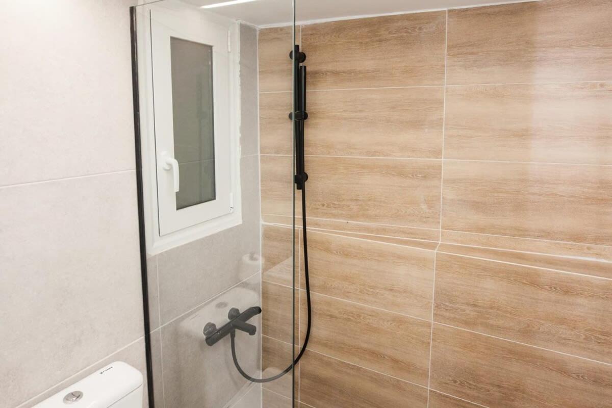 Contemporary Stylish Apartment Located Near Metaxourgeio Area Aten Exteriör bild